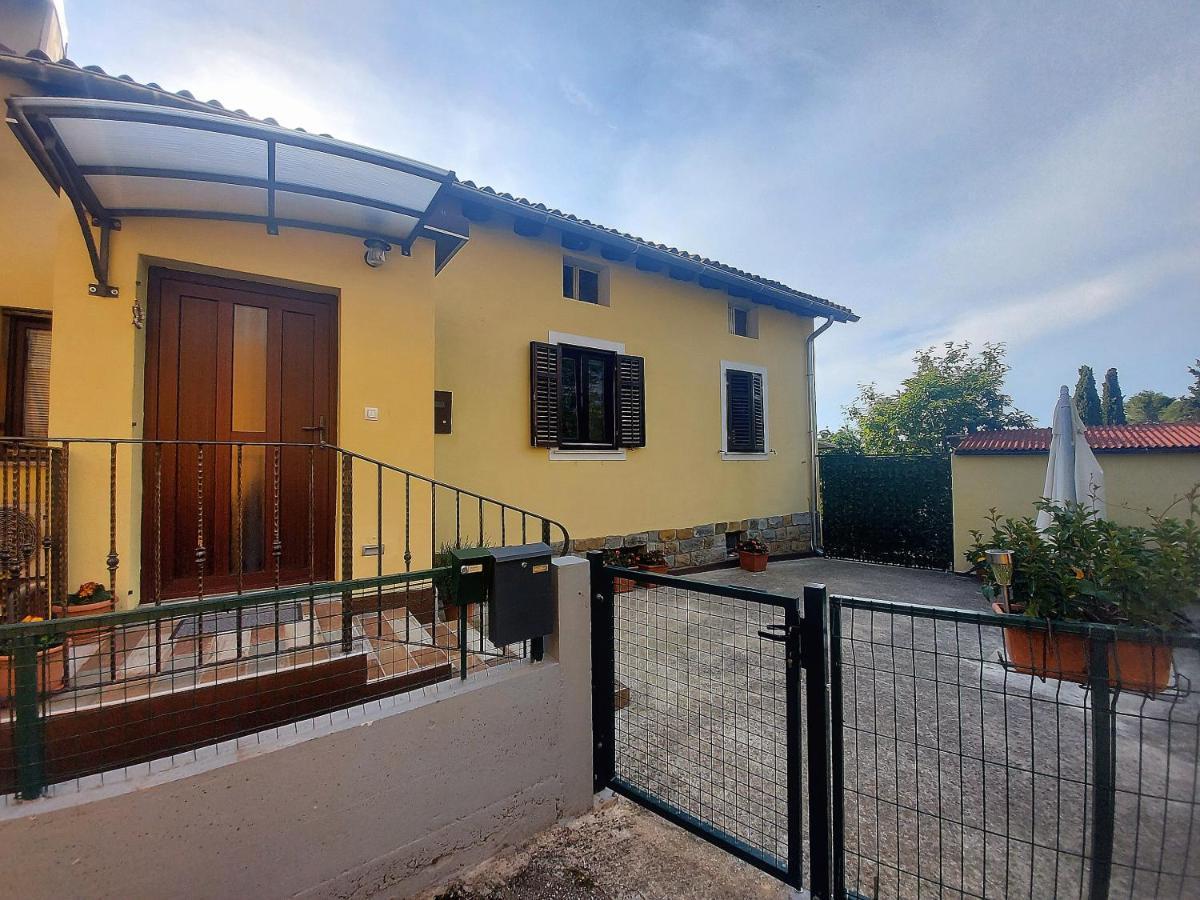 Apartma_Samy Izola Exteriör bild